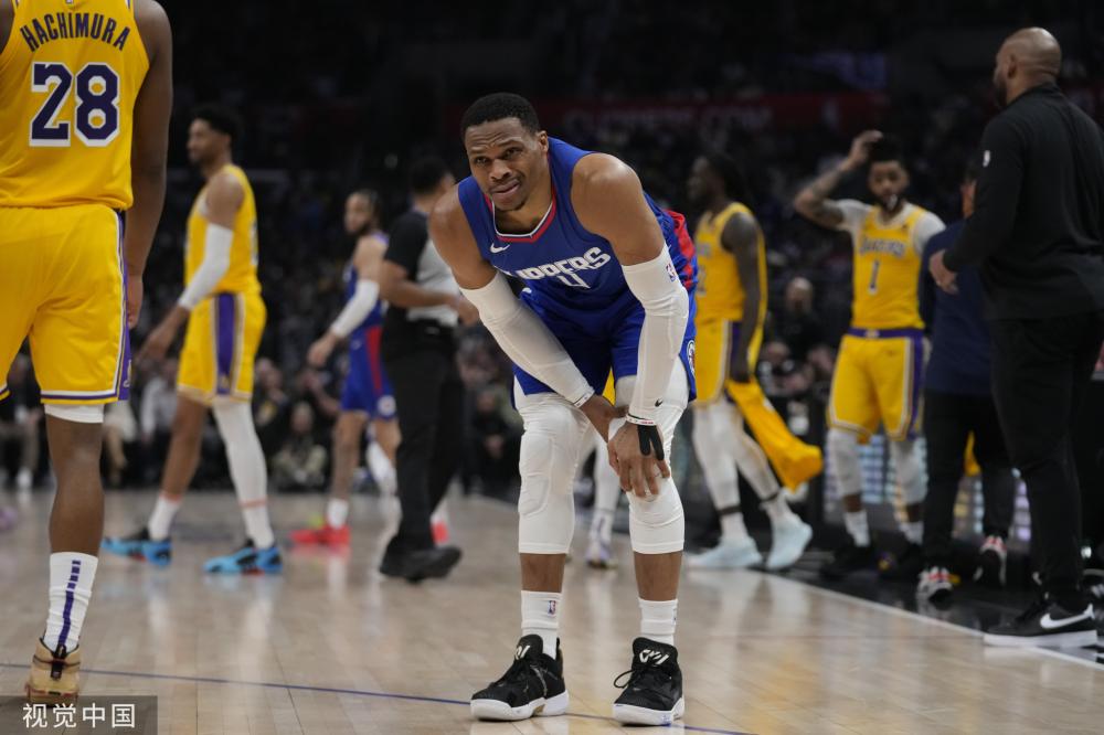 更衣室的影 更衣室的影